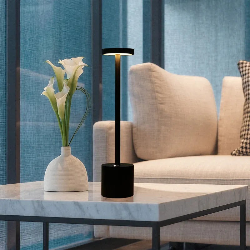 Abajur de Mesa Recarregável Sem Fio Decorativo com Design Minimalista e Elegante - Decora Byte