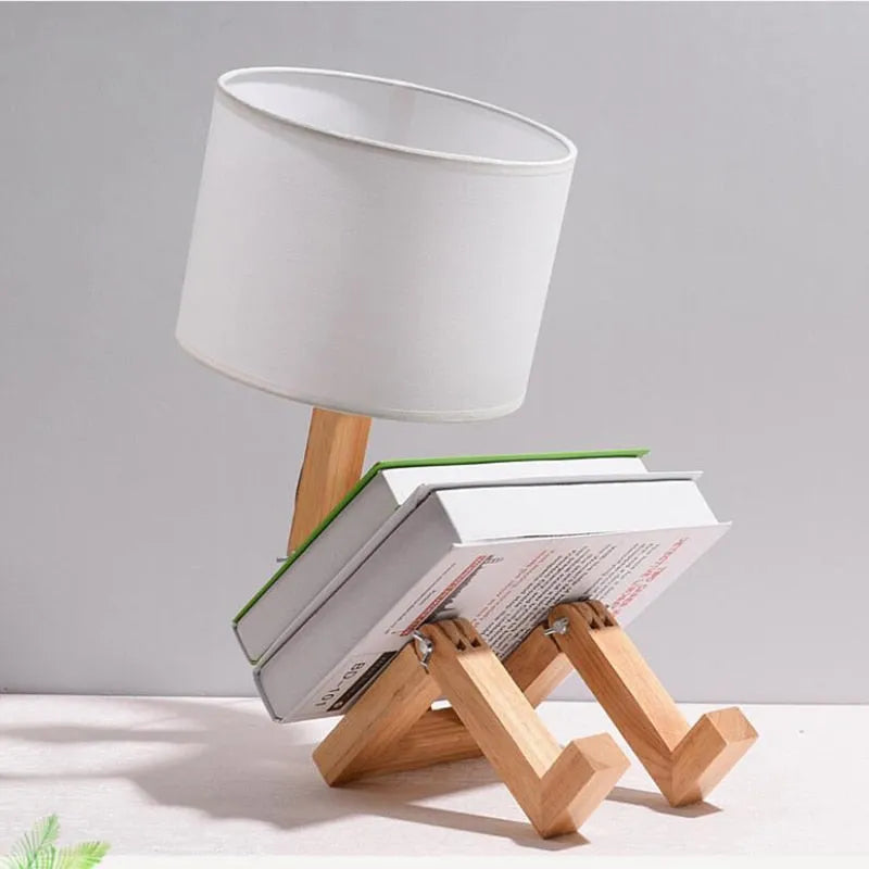 Abajur de Mesa Robô em Madeira com Design Único e Adaptável - Decora Byte