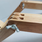 Abajur de Mesa Robô em Madeira com Design Único e Adaptável - Decora Byte