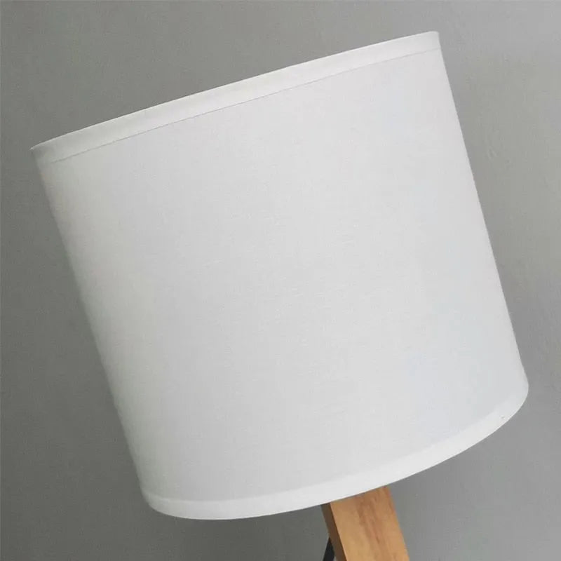 Abajur de Mesa Robô em Madeira com Design Único e Adaptável - Decora Byte