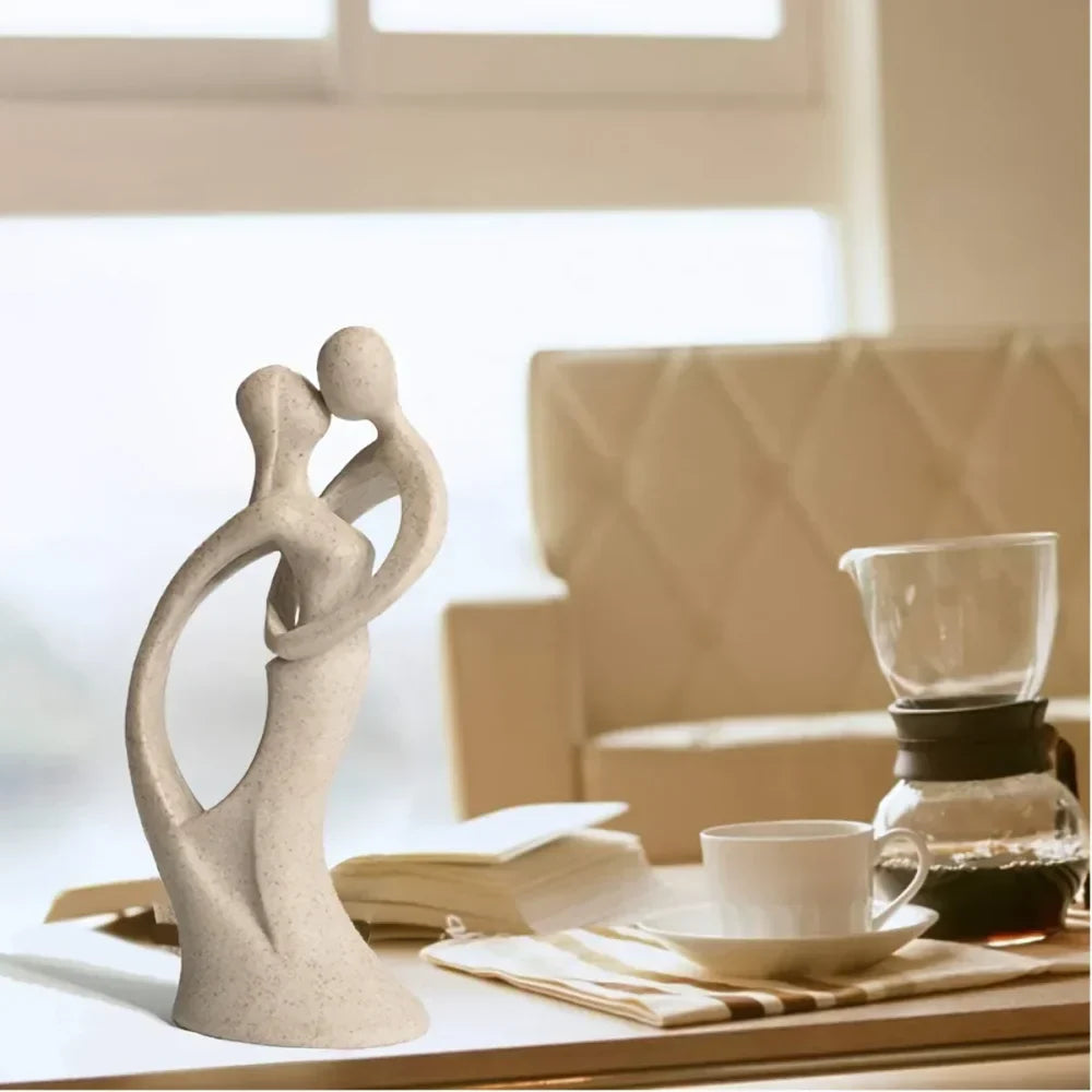 Escultura de Casal Artesanal em Arenito Natural