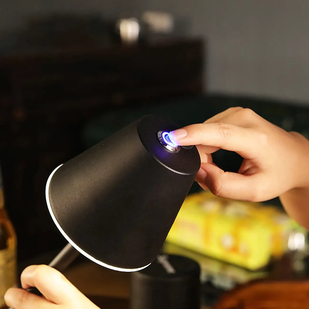 Luminária de Mesa Escritório Recarregável USB - Elegante, Regulável e com Bateria de Longa Duração - Decora Byte